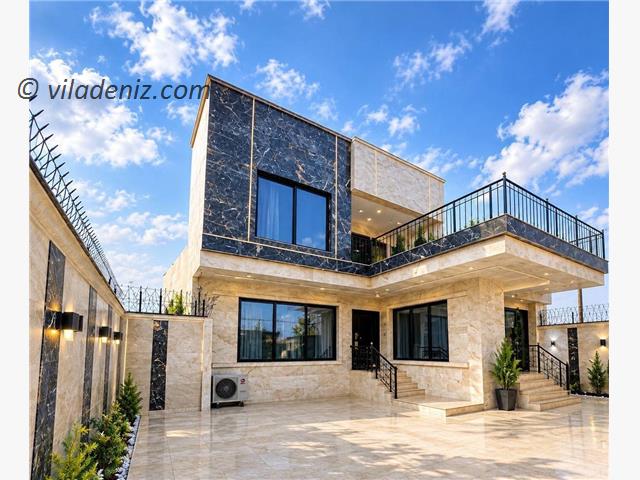 دوبلکس نما سنگ زیبا با استخرداخلی
